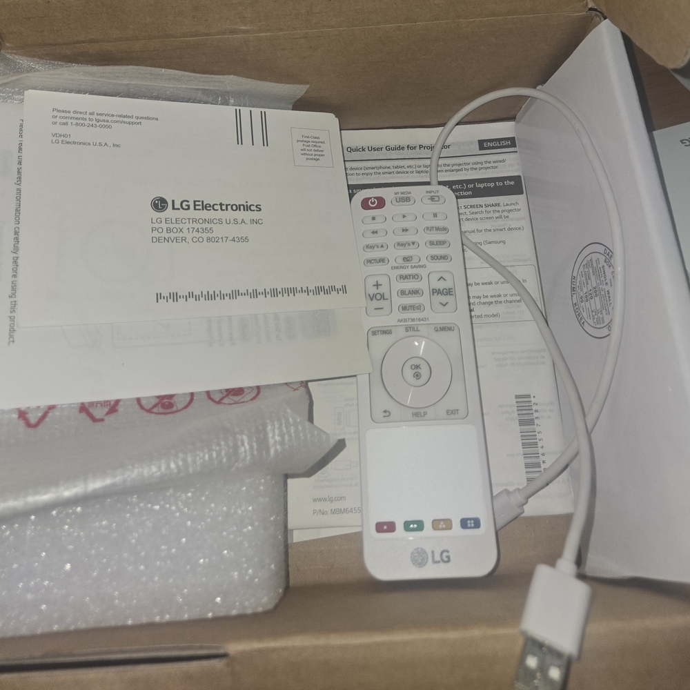 LIGHTLY USED LG White CineBeam DLP projector Cable